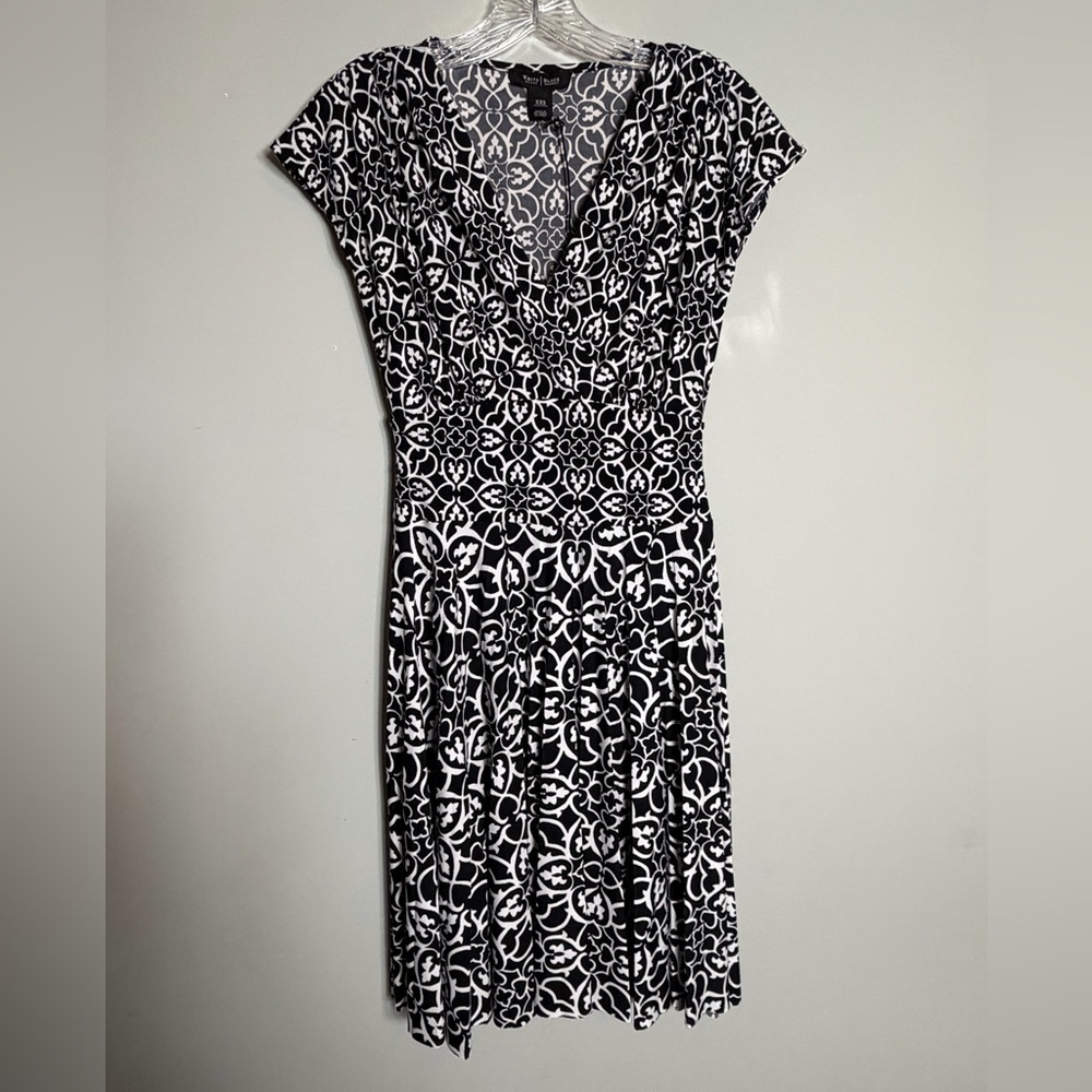 White House Black Market Black and White Midi Dress Size XXS